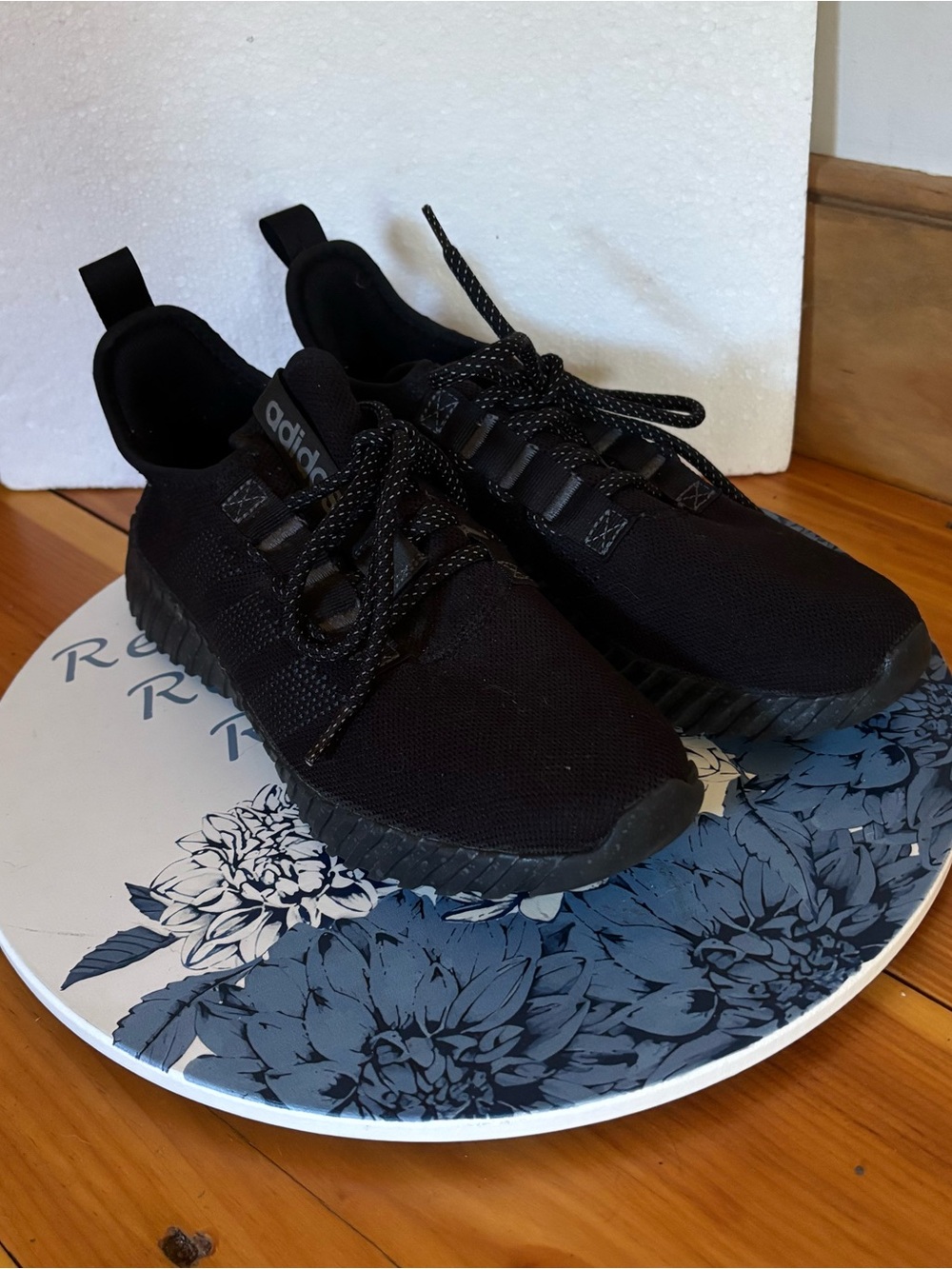 Adidas Black Mesh Lace-Up Athletic Sneakers Women’s Size 9.5